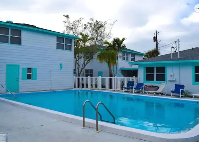 Private Two-Bedroom 23 -Directly Across From Beach
