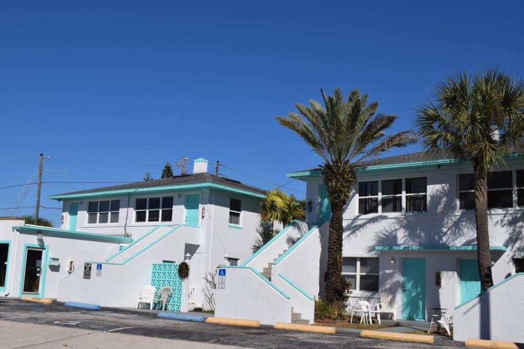 Private Two-bedroom 23 -directly Across From St. Pete Beach