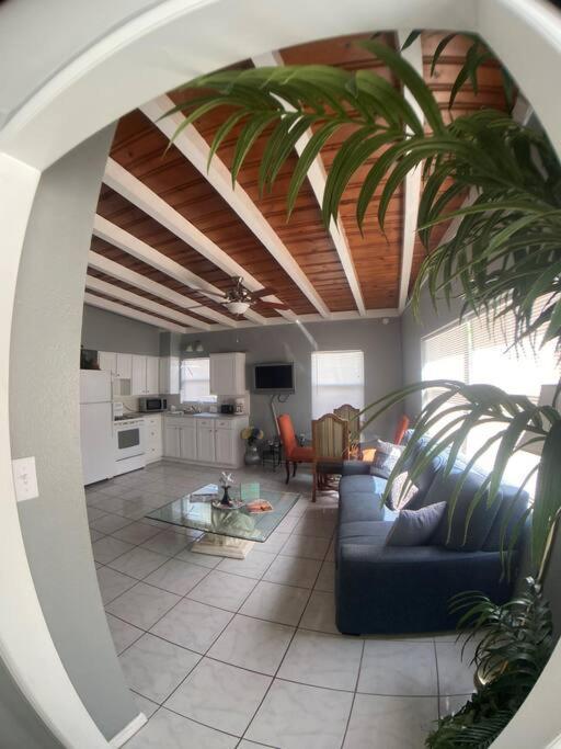 Private Two-bedroom 23 -directly Across From Apartment *